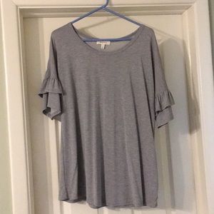 Hailey & Co gray short ruffle sleeve top